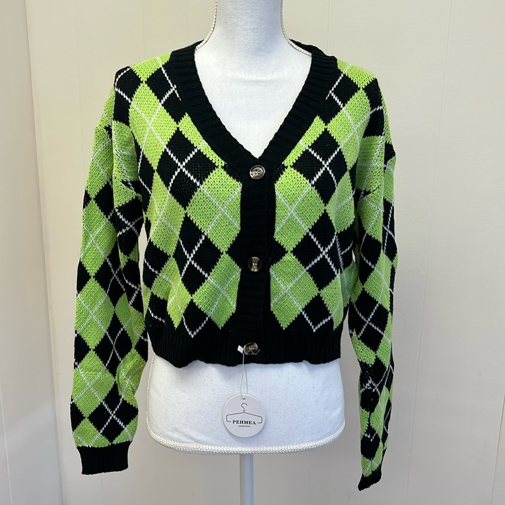 Cropped sweater. NWT